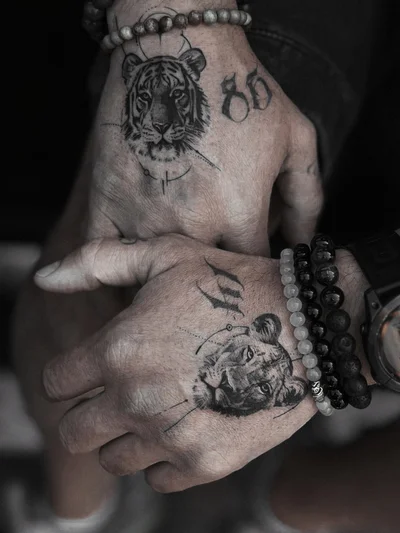 Alyona Khaidukova tattoo ig_018