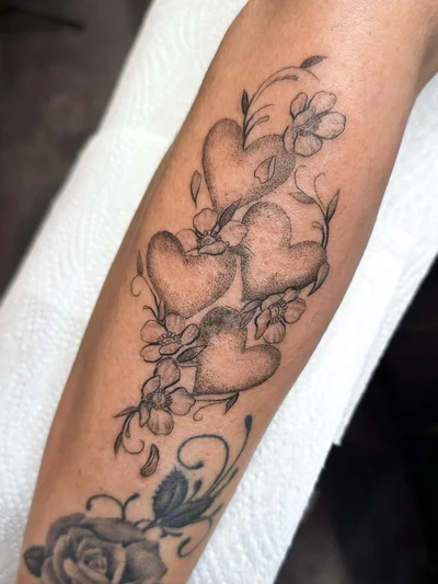 L_Rose tattoo ig_010