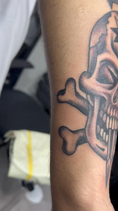 Charlie tattoo ig_010