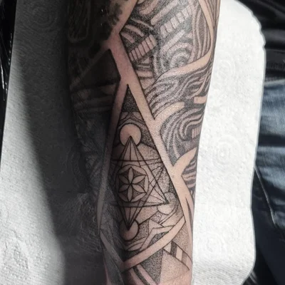 Dotwork Damian · Damian Foreman tattoo ig_015