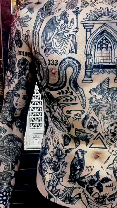 esme baker tattoo ig_020