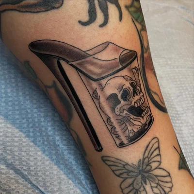 𝔏𝔦𝔫𝔡𝔰𝔢𝔶 ℜ𝔥𝔬𝔞𝔡𝔢𝔰 tattoo ig_019