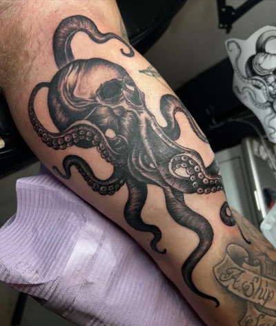 Loni Dilaj tattoo ig_008