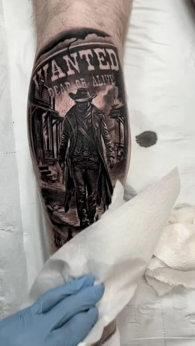 Lucy Parlett tattoo ig_019