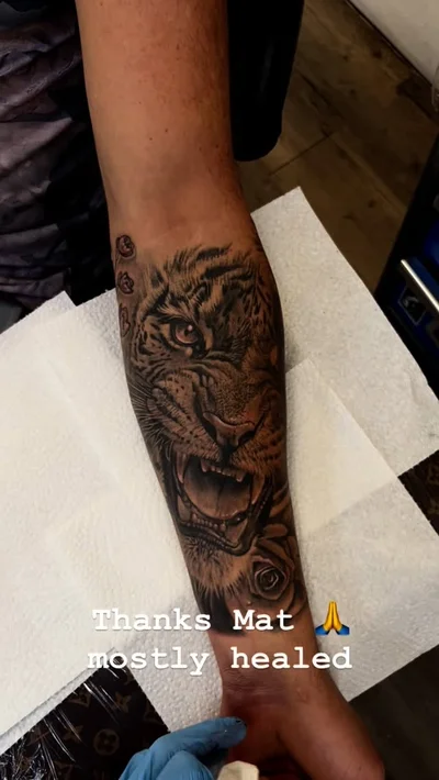 Lucy Parlett tattoo ig_023