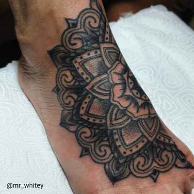 𝙲 𝙷 𝚁 𝙸 𝚂   𝚆 𝙷 𝙸 𝚃 𝙴 tattoo ig_015