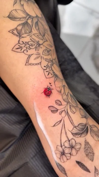 Queens and Needles tattoo ig_016