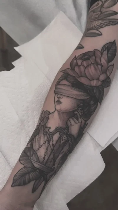 Robbyn Banks tattoo ig_019