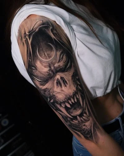 Roman Hide tattoo 010