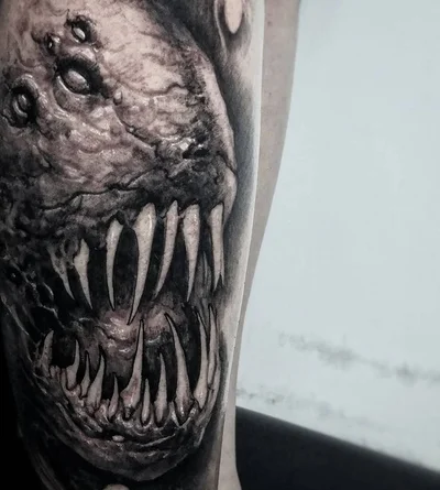 Roman Hide tattoo 011