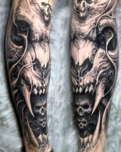 Roman Hide tattoo 012