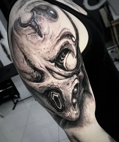 Roman Hide tattoo 013