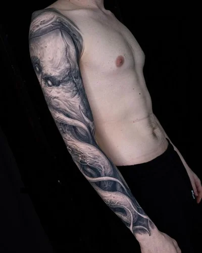 Roman Hide tattoo 015