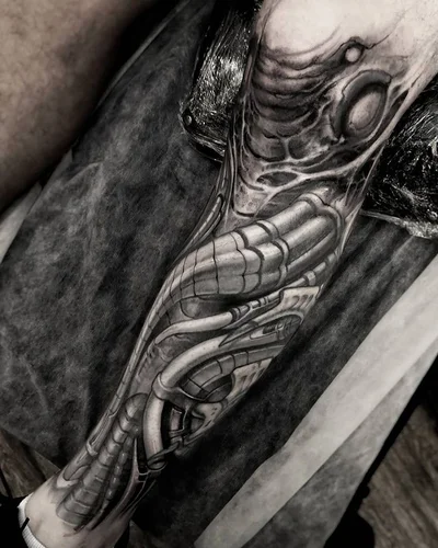 Roman Hide tattoo 021