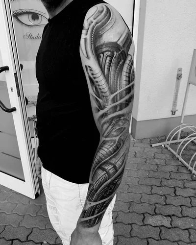 Roman Hide tattoo 022