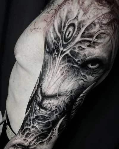 Roman Hide tattoo 028