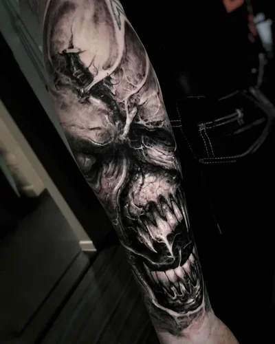 Roman Hide tattoo 029