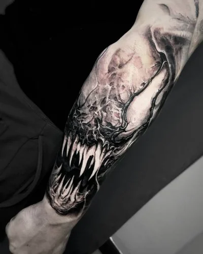 Roman Hide tattoo 037