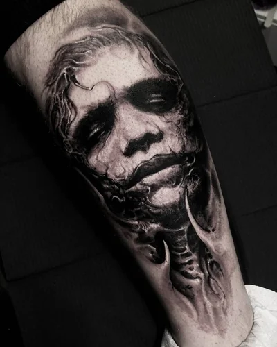 Roman Hide tattoo 039