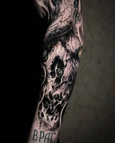 Roman Hide tattoo 040