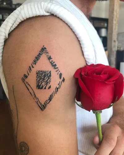 Rosa Laura tattoo 011