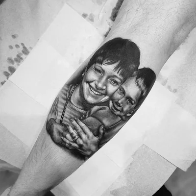 Rose Price tattoo 010