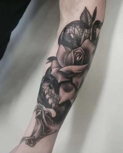Rose Price tattoo 036