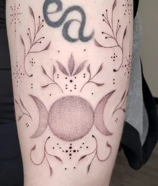 Rose Red tattoo 036
