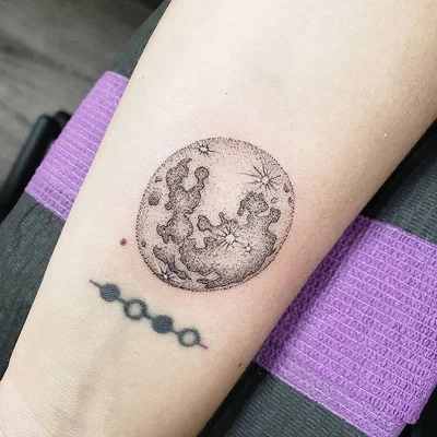 Rose Red tattoo 046