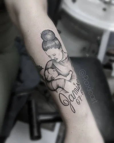 Roxie tattoo 008