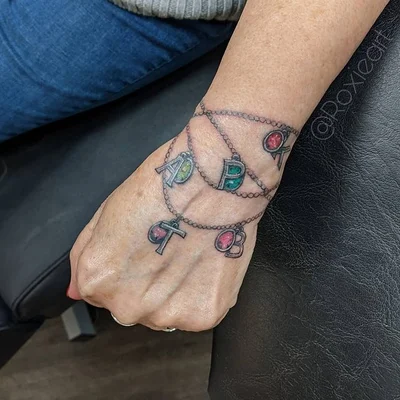 Roxie tattoo 032