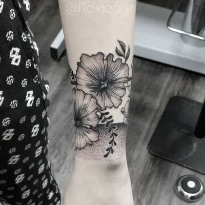 Roxie tattoo 043