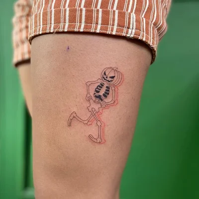 Roxie tattoo 011