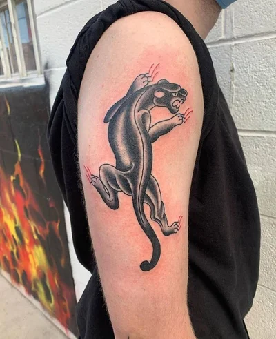 Brian Everett & Fine Line Crew tattoo 041