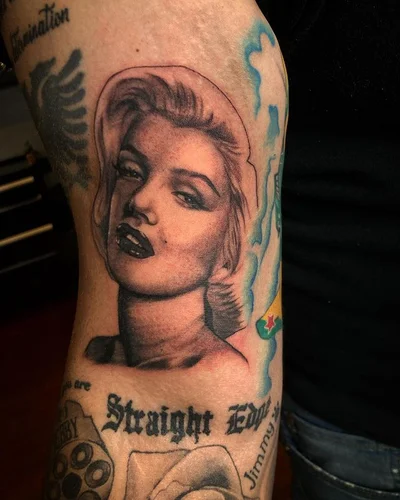 Ruby Herrera tattoo 024