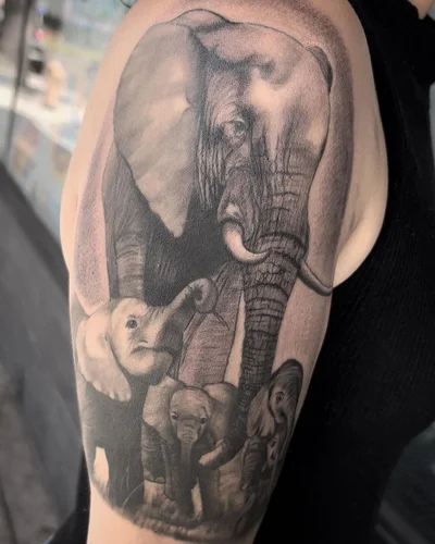 Ruby Herrera tattoo 027