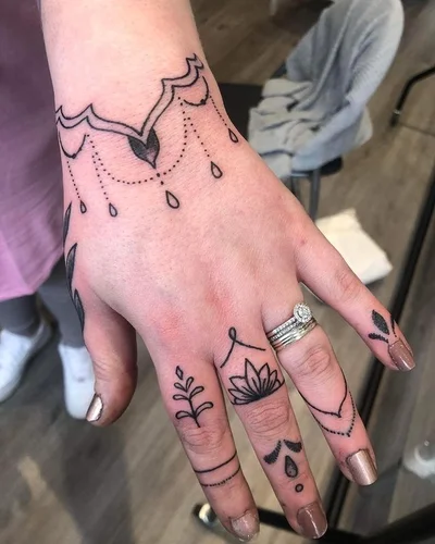 Jo-Anne Middleton tattoo 041