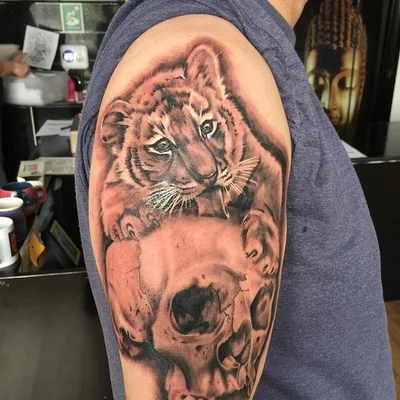 Jo-Anne Middleton tattoo 043