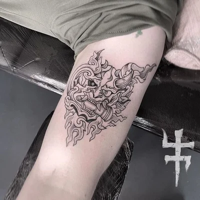 Rurik Seven tattoo 044