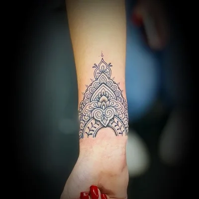 Ruth Lloyd tattoo 013