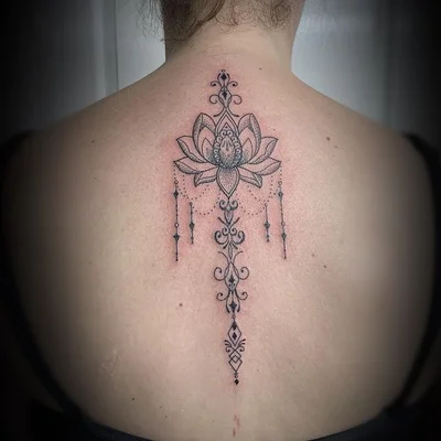 Ruth Lloyd tattoo 039