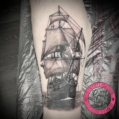 Ruth Lloyd tattoo 041