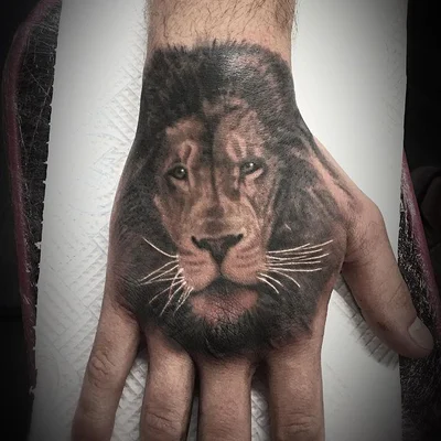Ruth Lloyd tattoo 047