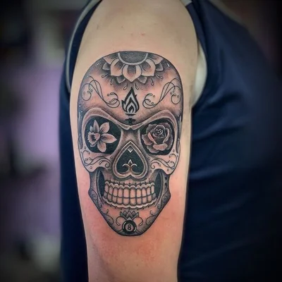 Ruth Lloyd tattoo 050
