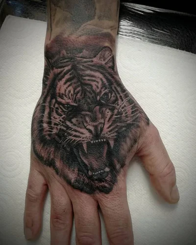 Ryan Sharp tattoo 046