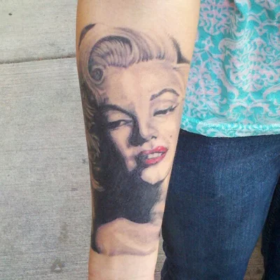 Ryan Carmichael tattoo 042