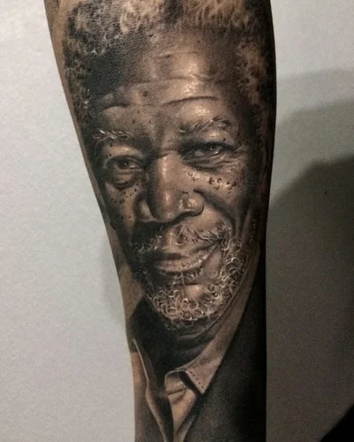 Ryan Evans tattoo 044