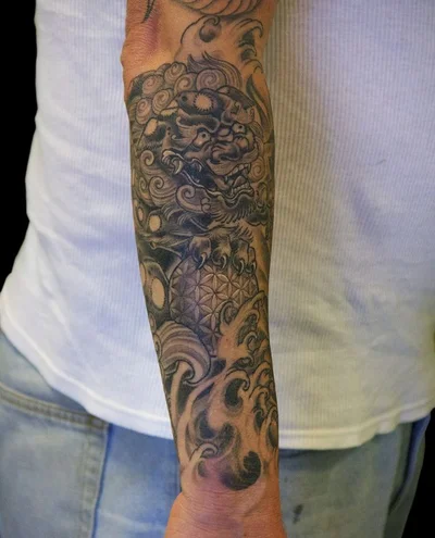 Ryan Thompson tattoo 023