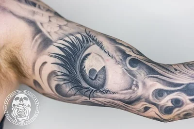 Ryan Thompson tattoo 034