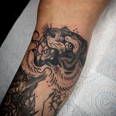 Ryan Lucas tattoo 020